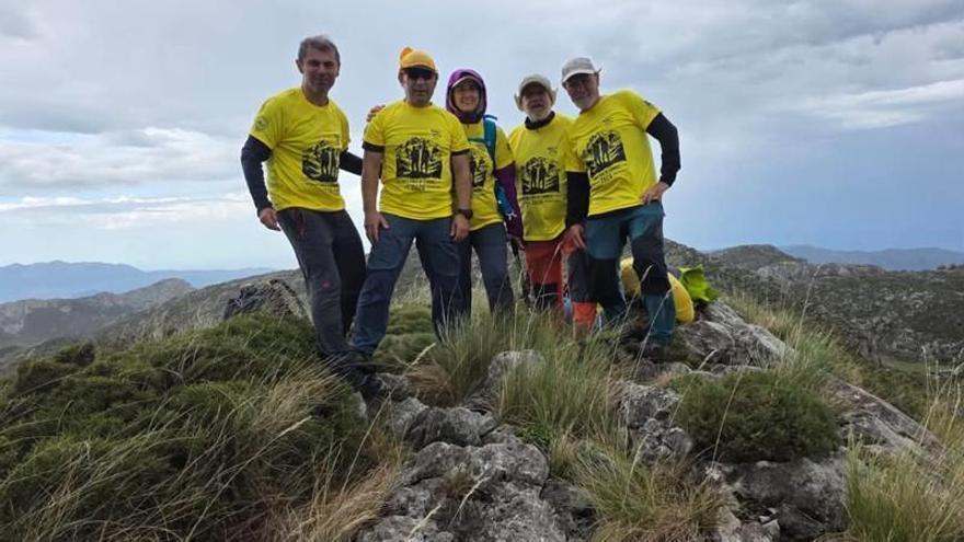 La tormenta no pudo con la Simultánea de Cumbres del Grupo de Montaña Peña Santa de Cangas de Onís