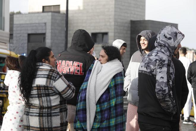 EN IMÁGENES: El incendio en un edificio del barrio del Nodo, en Avilés