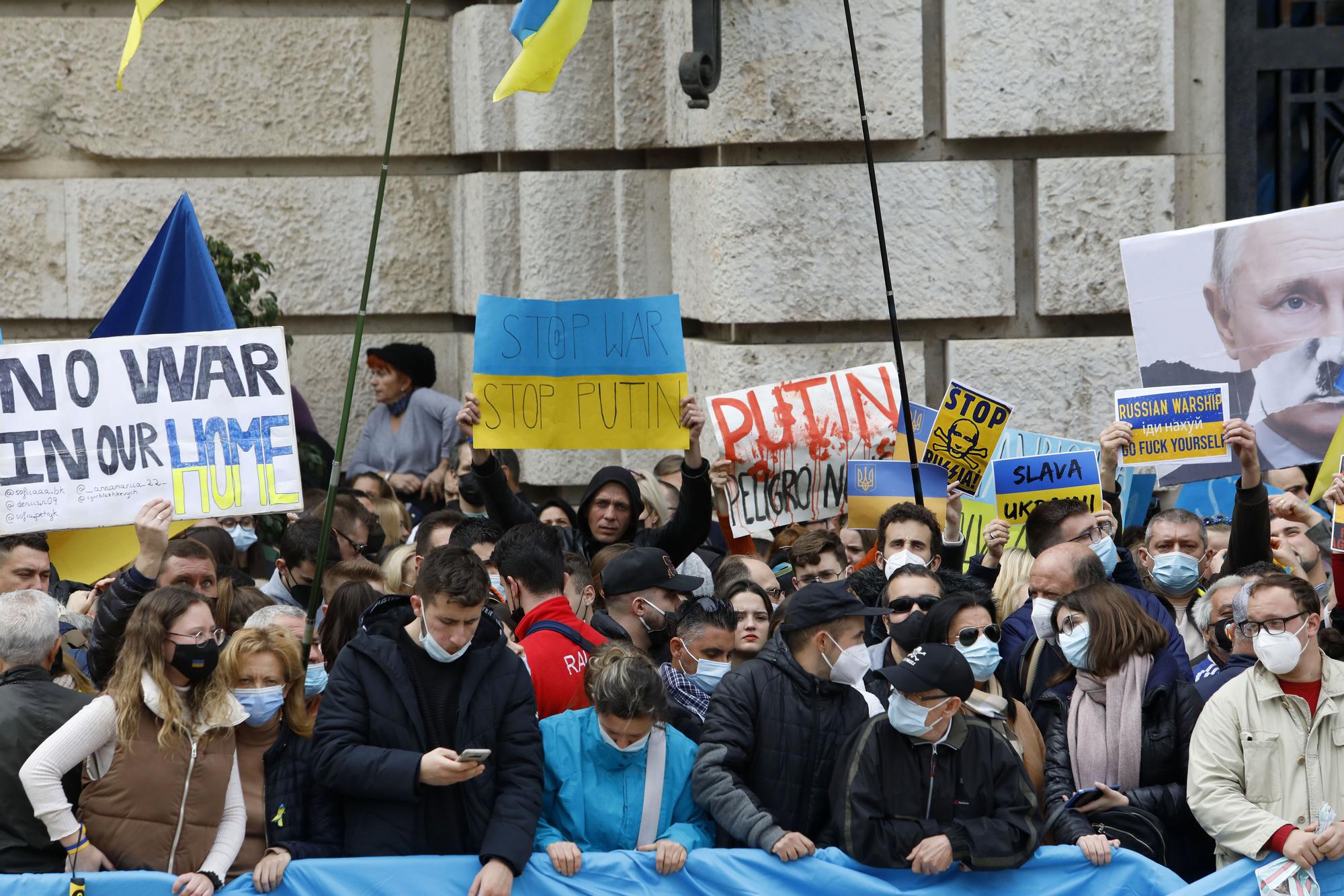 La mascletà con los colores de Ucrania, en imágenes