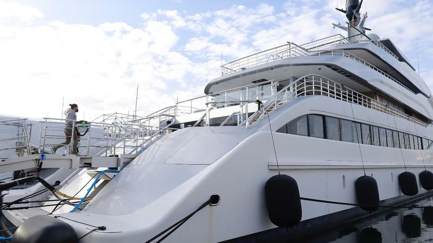 El yate ruso Tango atracado en Palma.