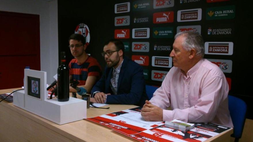 Participantes en el acto de presentación del programa de actos del Zamora-Oviedo.