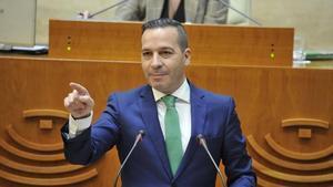 El presidente-portavoz del Grupo Parlamentario Vox en la Asamblea de Extremadura, Óscar Fernández Calle.