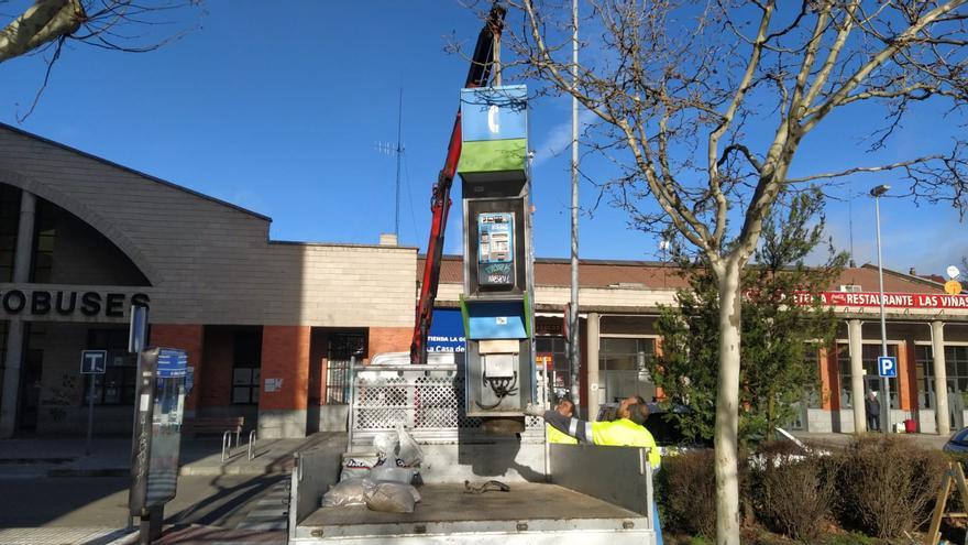 VÍDEO | La extinción de las cabinas de teléfono en Zamora