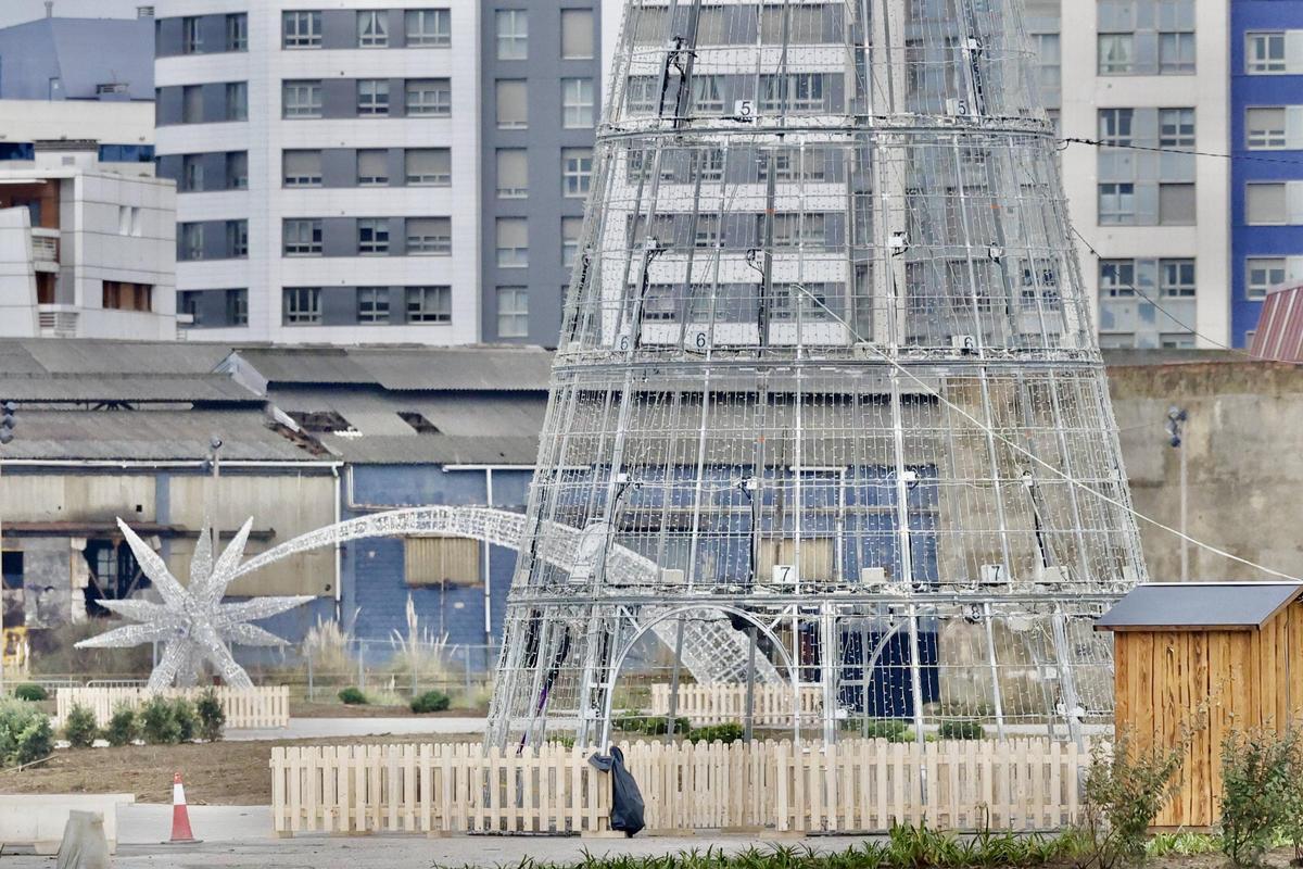 El avance de los trabajos para recuperar Naval Gijón, en imágenes