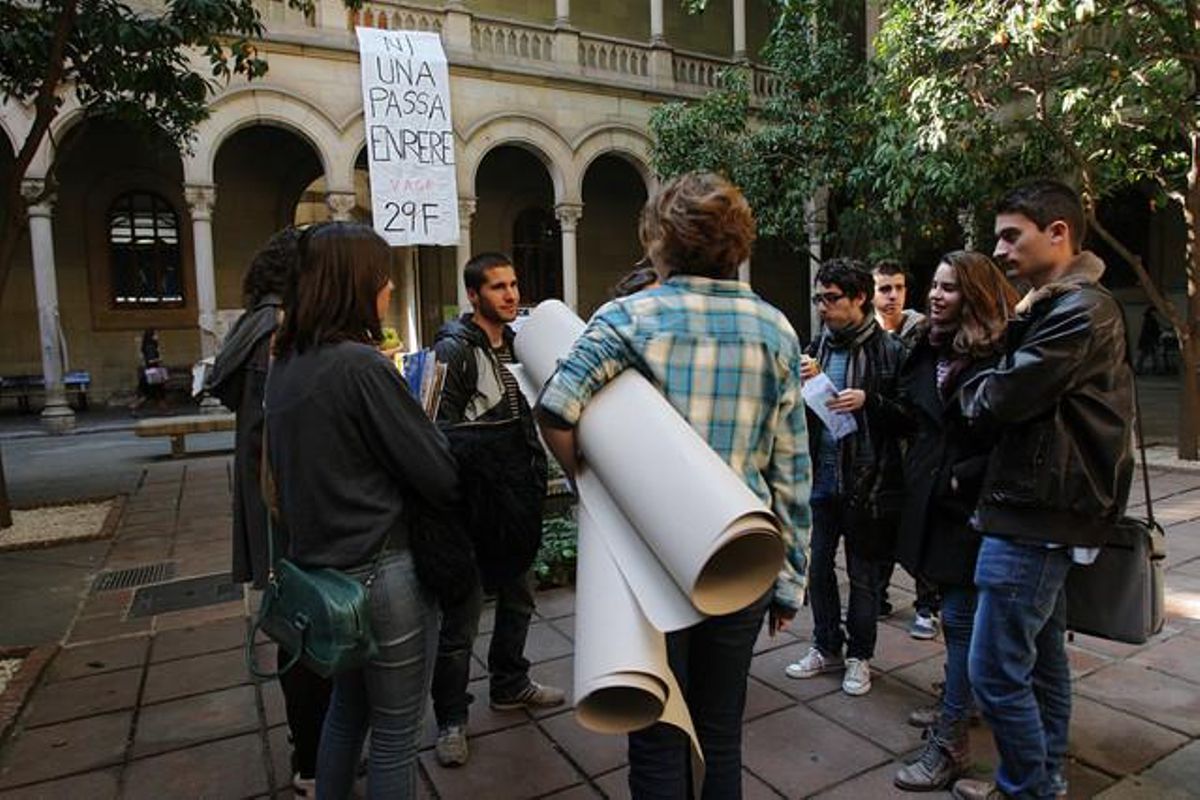 Estudiants universitaris ocupen el rectorat de la Universitat de Barcelona.