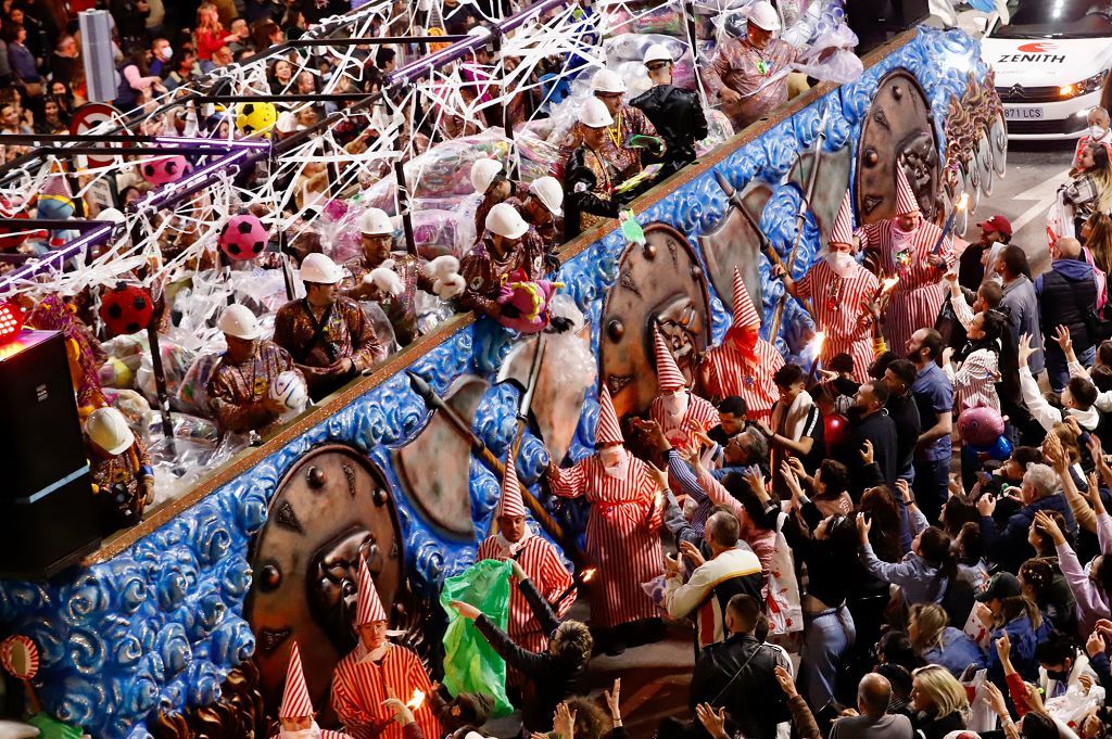 El desfile del Entierro de la Sardina y la quema, en imágenes