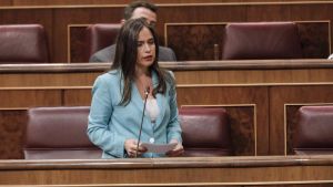 El PP censura que Sánchez estigui «de vacances pagades» davant la situació «crítica» d’Espanya