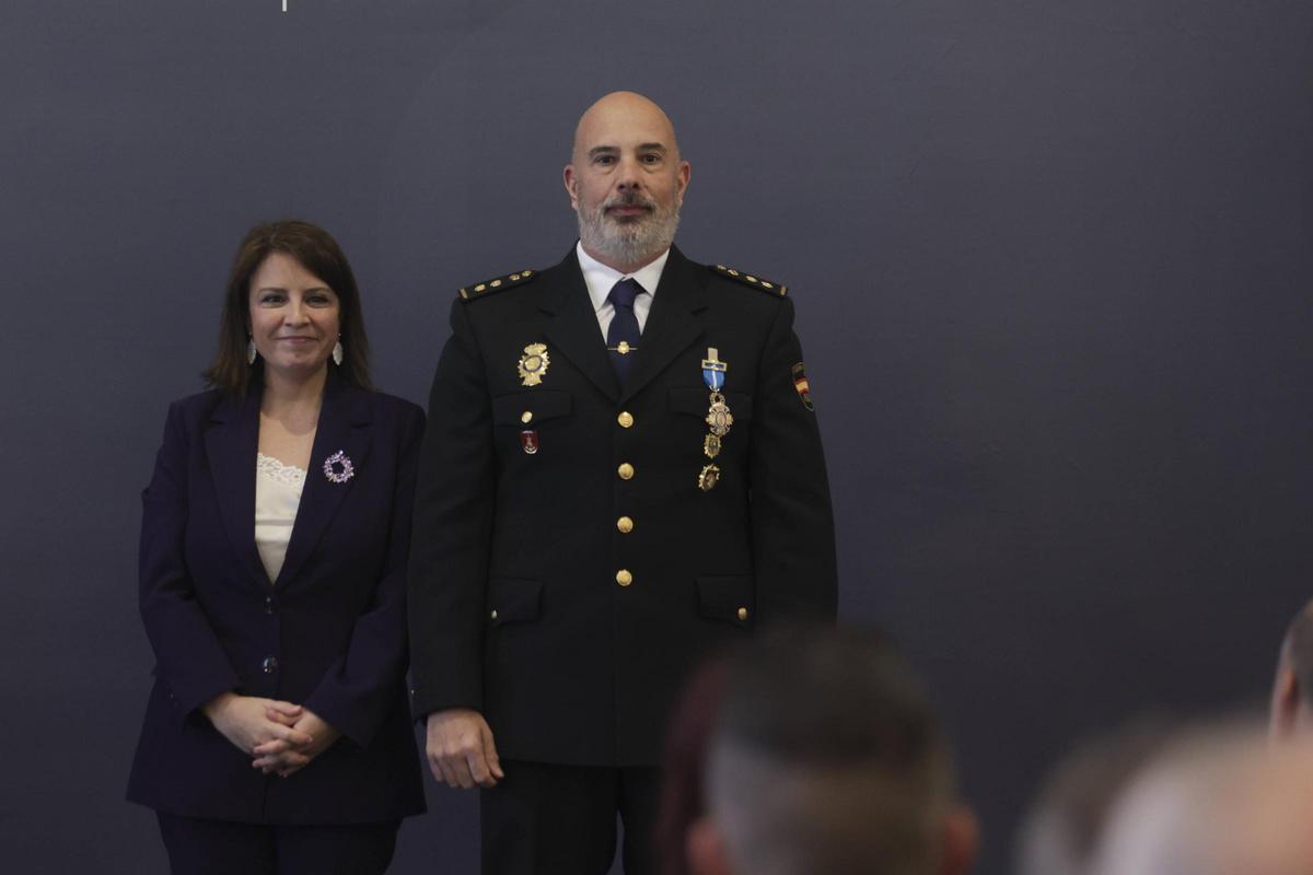 Manuel Díaz-Faes, con Adriana Lastra.