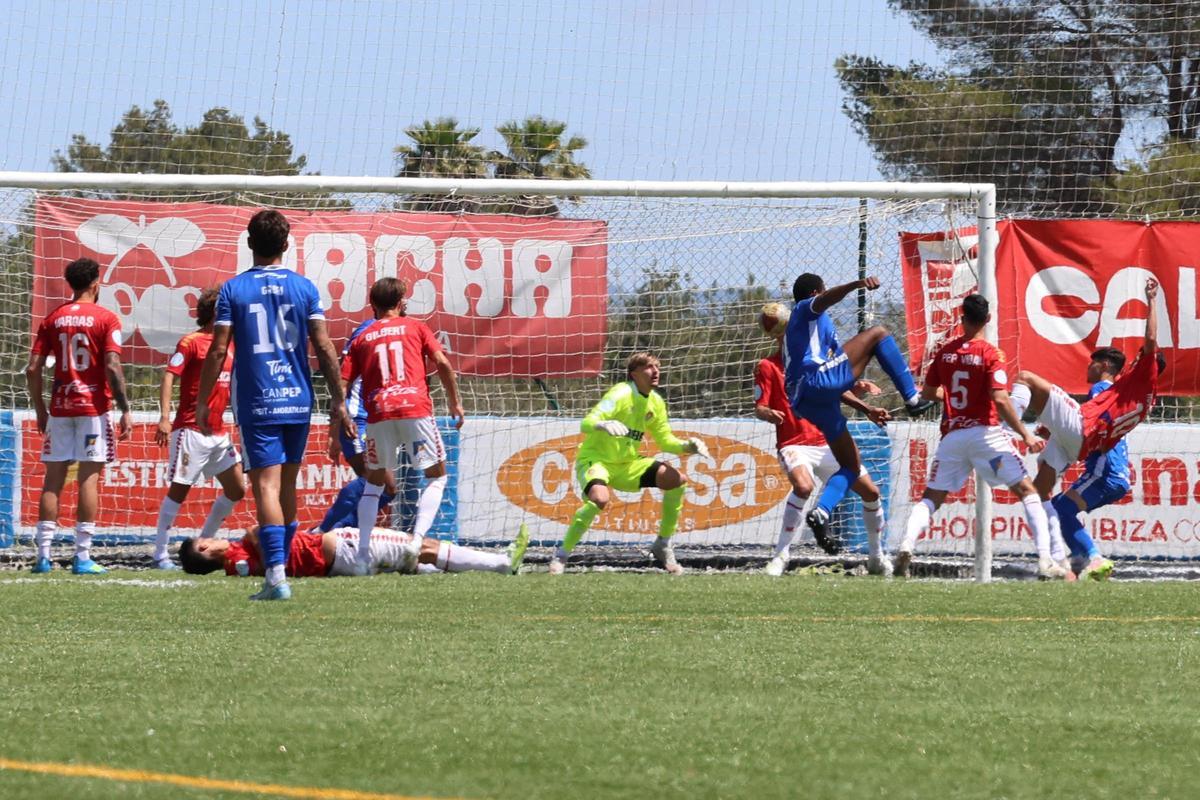 Imágenes del empate de la SD Ibiza ante el CE Andratx por 2-2 en Sant Rafel