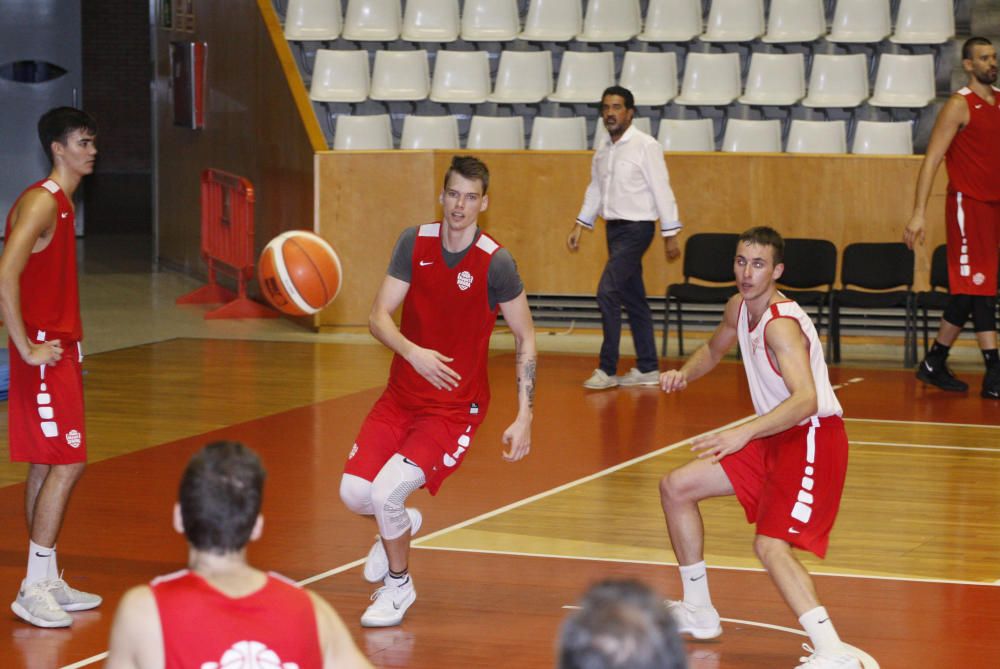 Entrenament del Bàsquet Girona a Fontajau