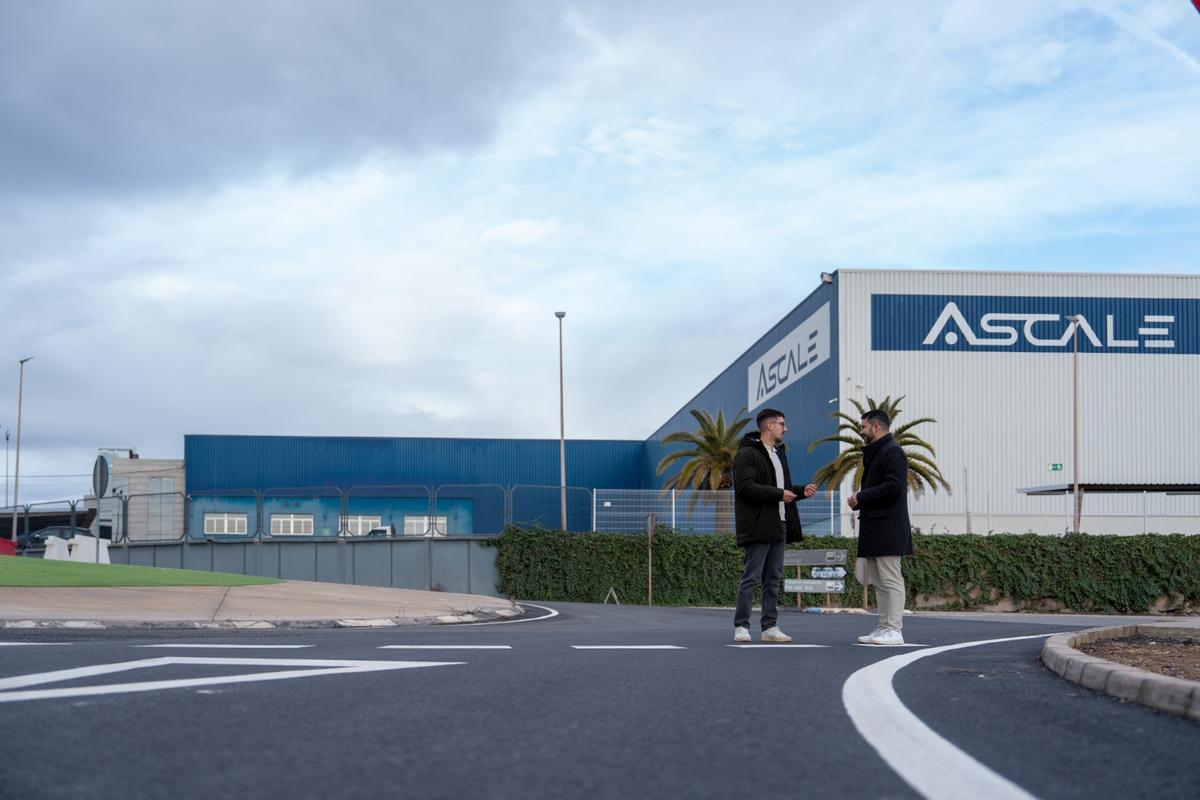 Samuel Falomir, alcalde, y Pablo Delgado, concejal de Promoción Económica.