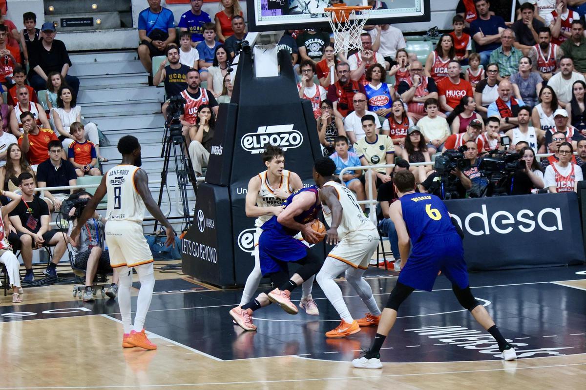Las mejores imágenes del partido entre el UCAM y el Barcelona