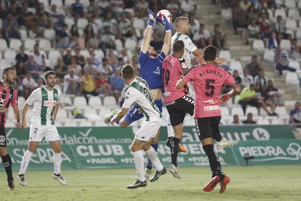 Galería gráfica: El Córdoba CF cae goleado ante el Tenerife.