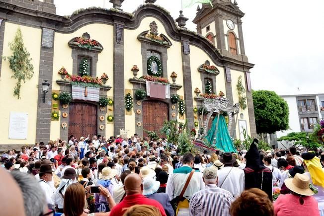 Procesion y Romeria por las Fiestas de las ...