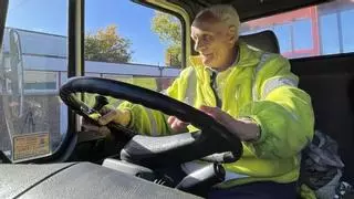 El camionero de 90 años que renueva un año más su carnet de conducir