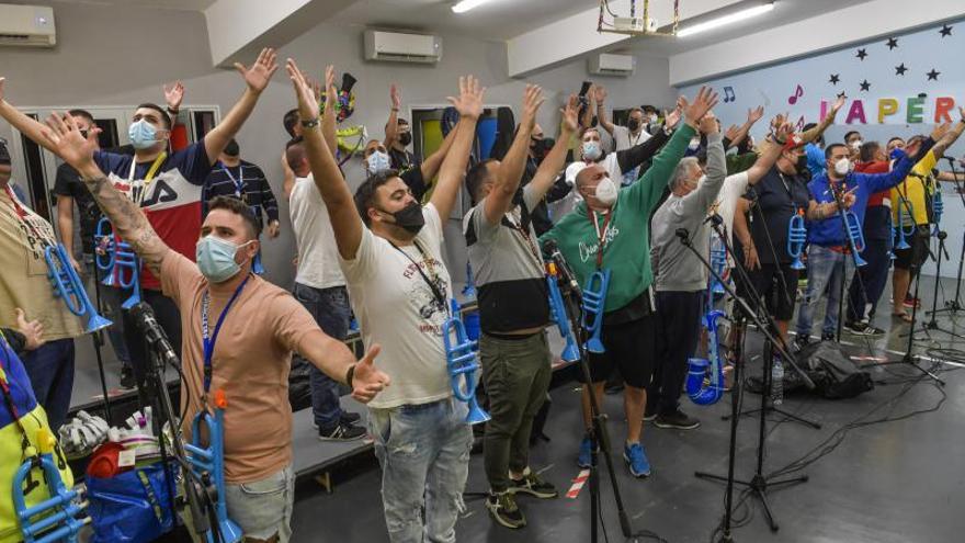 El Carnaval de Las Palmas de Gran Canaria renace en el Manuel Lois