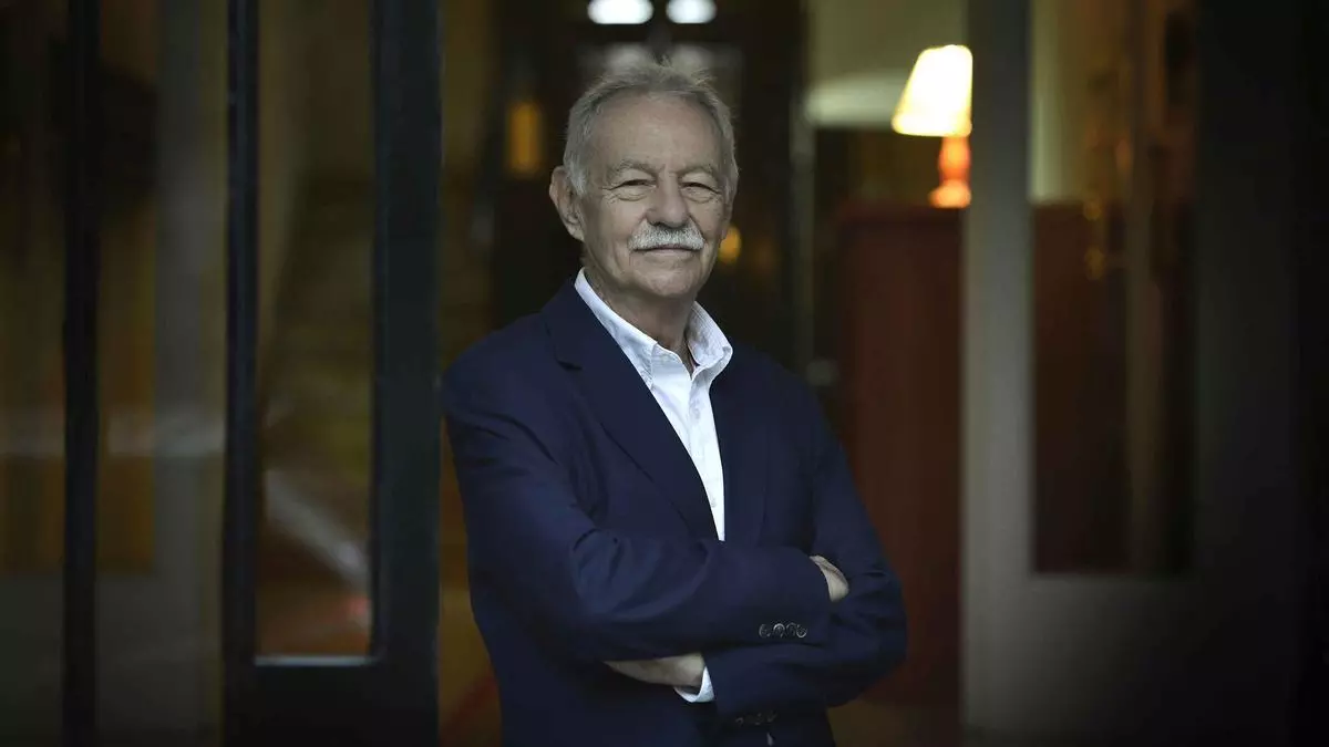 Eduardo Mendoza iba a ganar el Nobel después de Cela