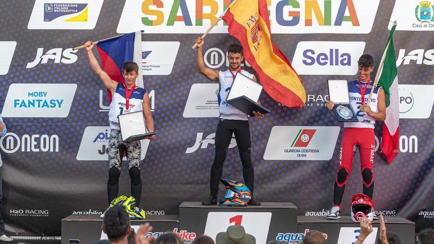 El piloto Álex Prats, un campeón del mundo de Ibiza que viaja en ‘furgo’ y sin patrocinador
