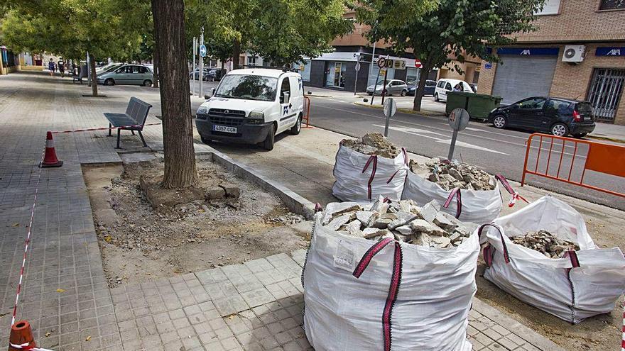 Imagen de ayer de una obra municipal en Ausiàs March.