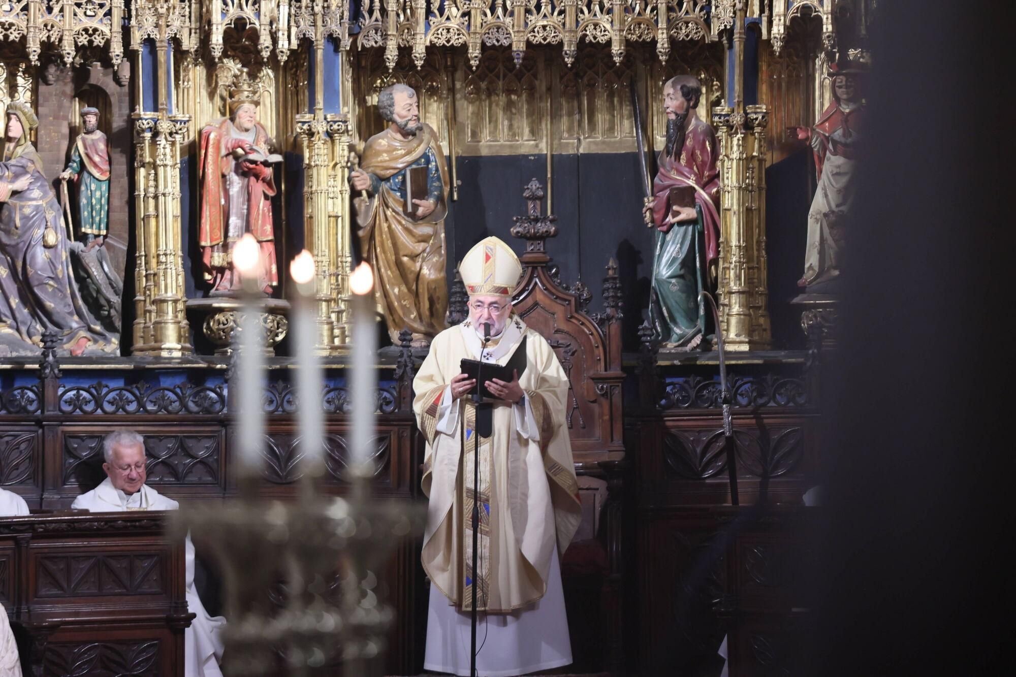 Así fue la misa del Corpus Christi en la catedral de Oviedo.