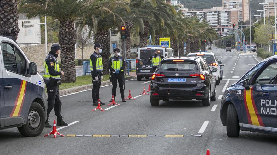 Un control de la Policía en Dénia