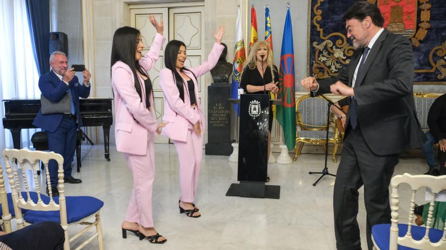 Así se ha vivido el acto institucional por el Día del Pueblo Gitano en el Ayuntamiento de Alicante