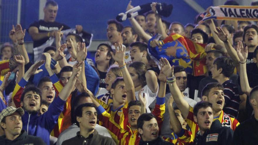 La afición del Valencia llenó Orriols en el pasado derbi