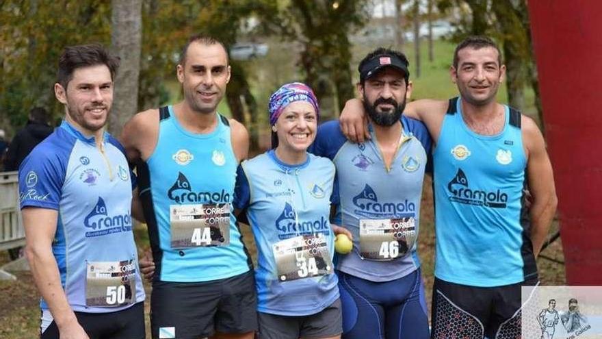 Deportistas del equipo dezano en la última carrera del circuito.