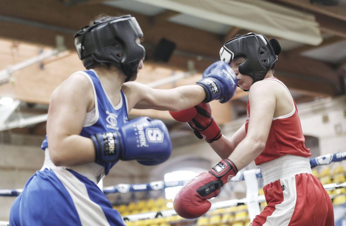 El Germans Escalas reunió a 30 boxeadoras en la primera edición del torneo ‘Queens of the Ring Baleares’