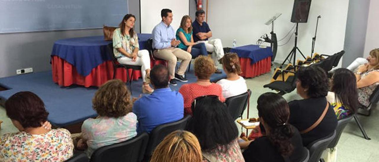 El nuevo gobierno explicaba su hoja de ruta a los educadores de las escuelas infantiles en una reunión el pasado junio