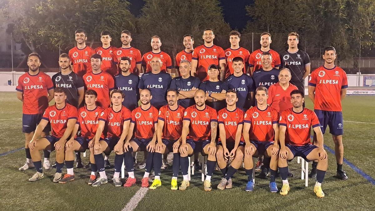 Plantilla de jugadores y técnicos de la UE Tavernes 2024-2025