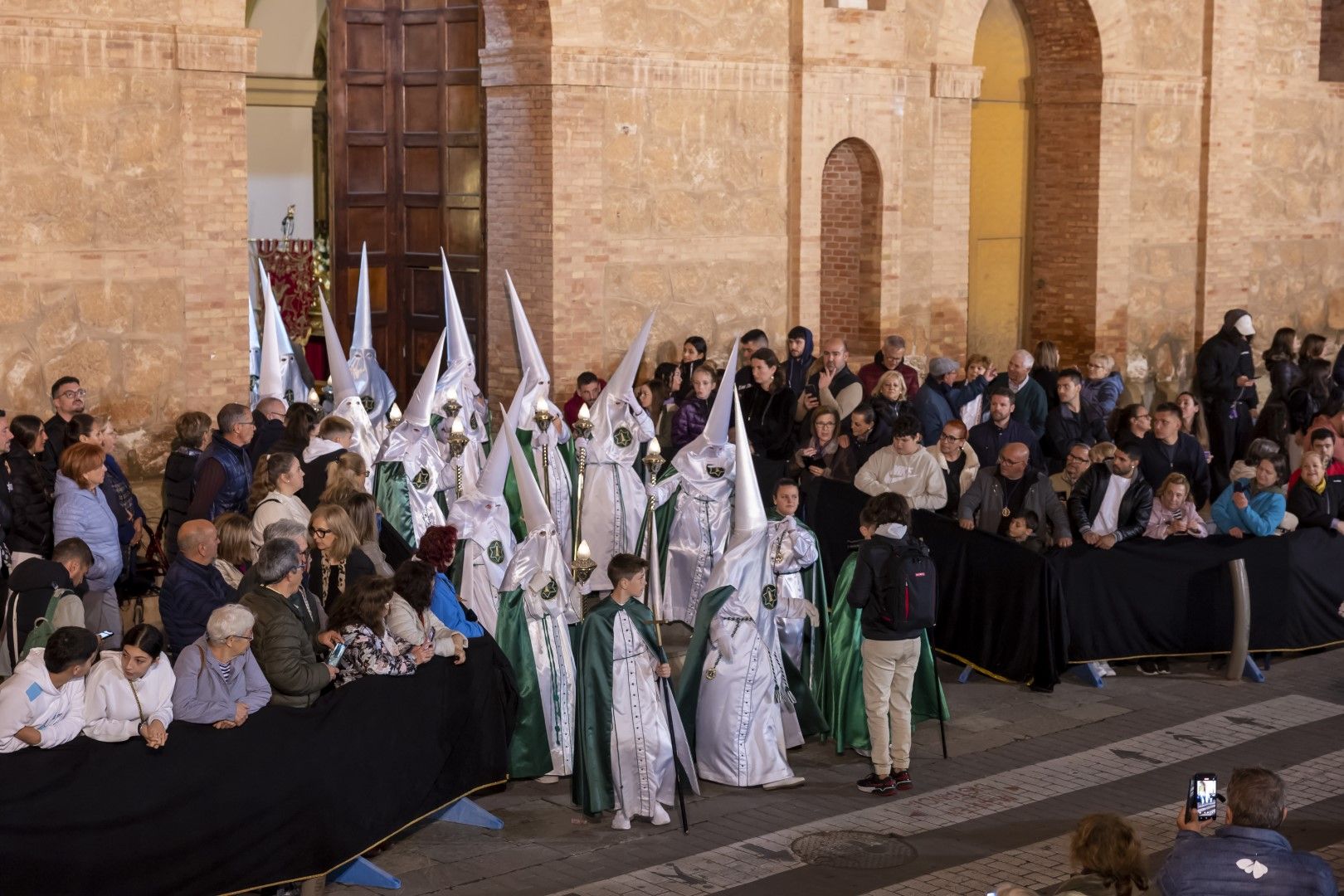 Aquí las imágenes de la Procesión de Lunes Santo en Torrevieja