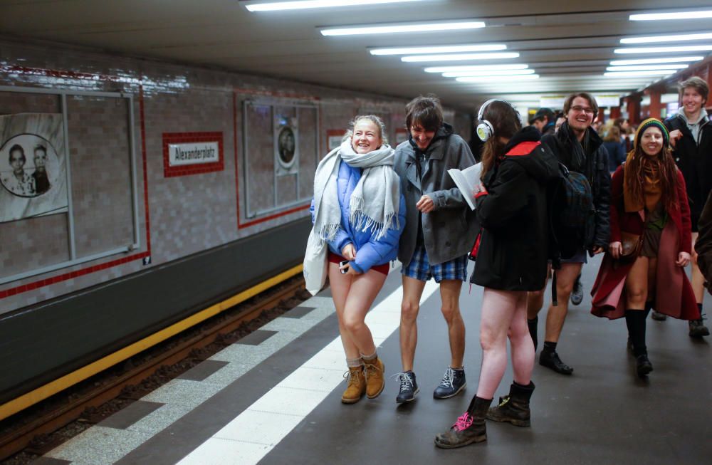 Escenes del dia sense pantalons al metro 2018.