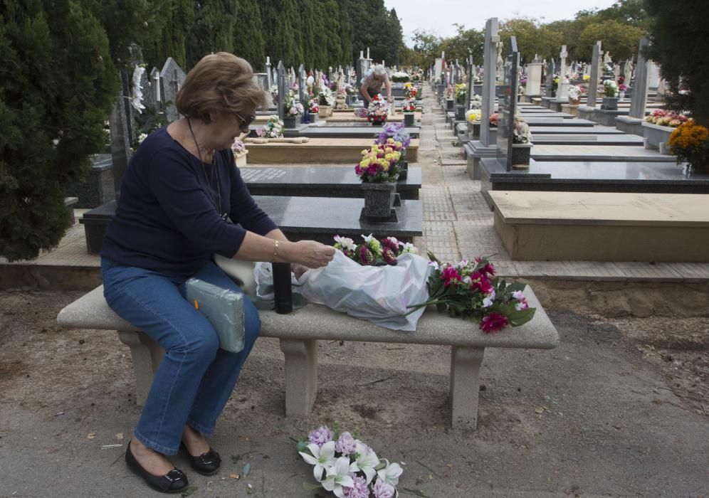 El cementerio de Alicante, a reventar