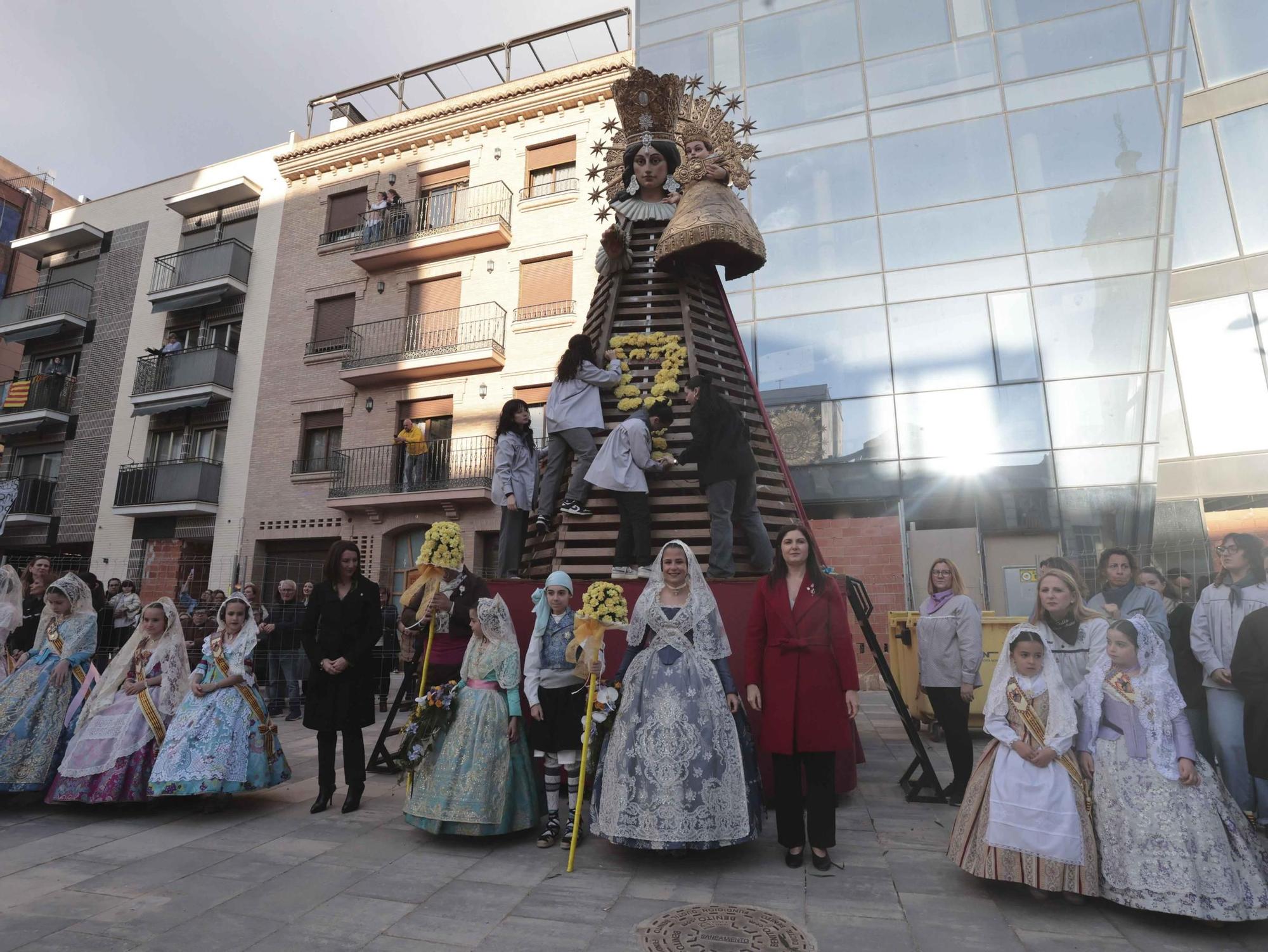 Emotiva Ofrenda en Paiporta