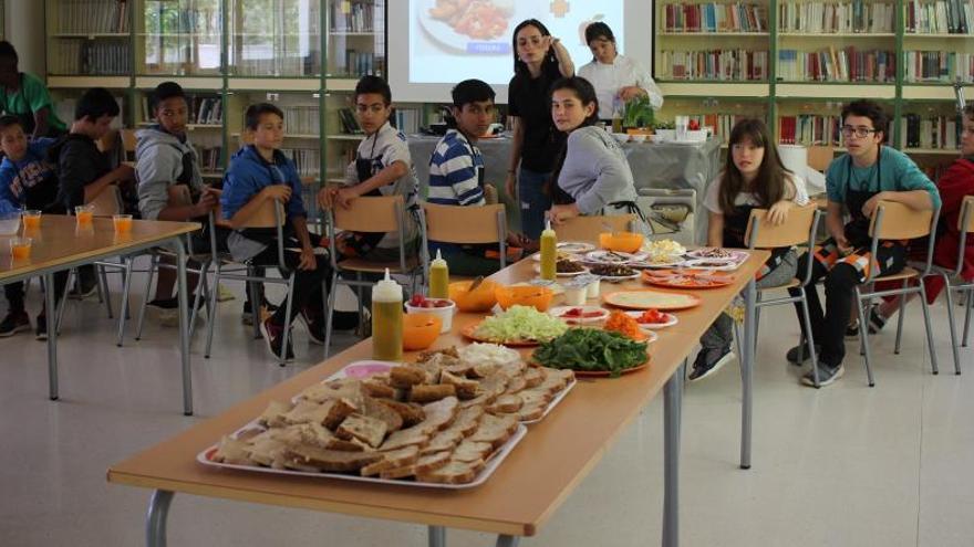 Una de les xerrades impartides a alumnes de l&#039;institut Ridaura.