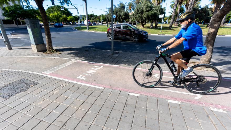 Carriles bici con final abrupto en Alicante