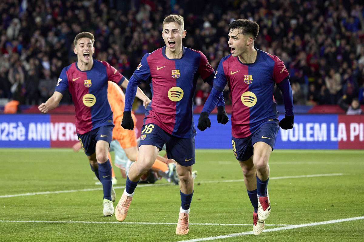 Fermín, Pedri y Gavi forman parte de un centro del campo mágico