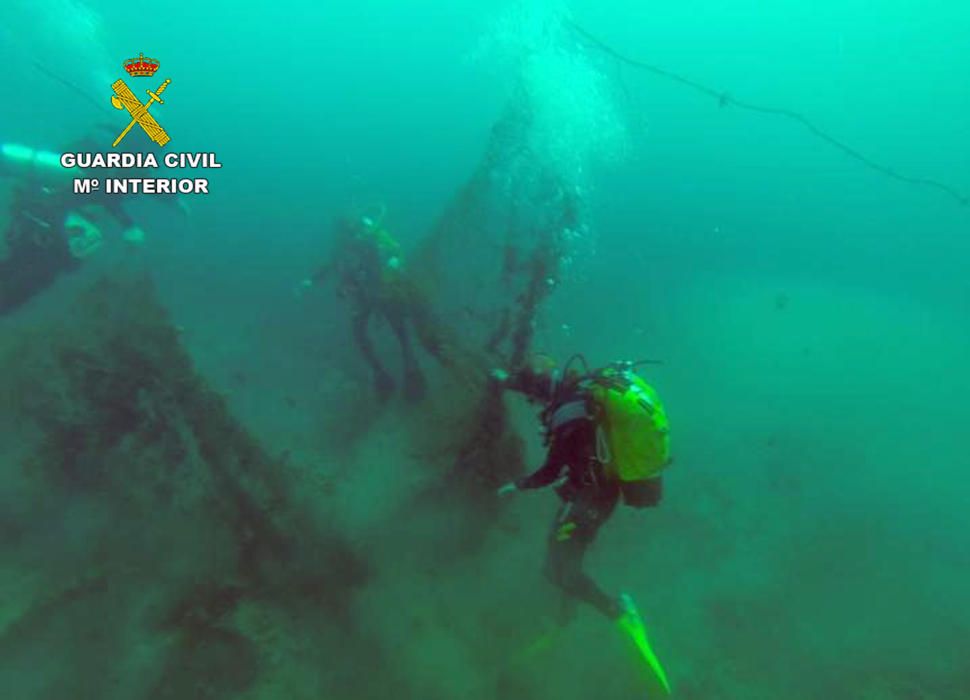 Retiran una red de pesca en Águilas por riesgo para la navegación y el buceo