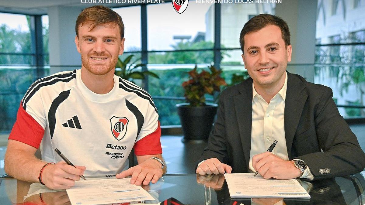 Lucas Beltrán, en Alicante para iniciar la pretemporada con River Plate