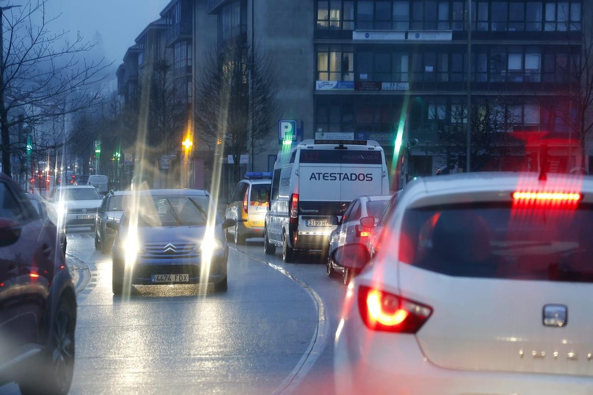 La huelga de buses vuelve a poner en jaque el tráfico en Santiago La huelga de buses vuelve a poner en jaque el tráfico en Santiago