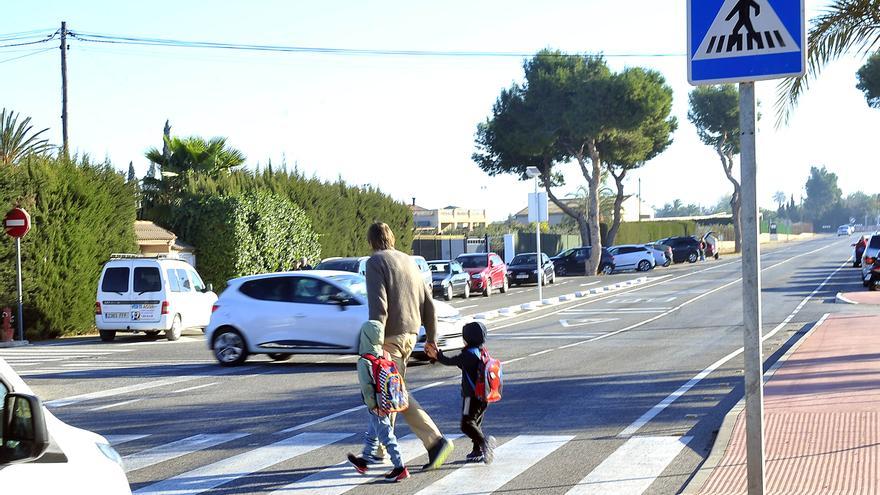 El Ayuntamiento de Elche urge a la Diputación la instalación de un semáforo frente al colegio Els Garrofers