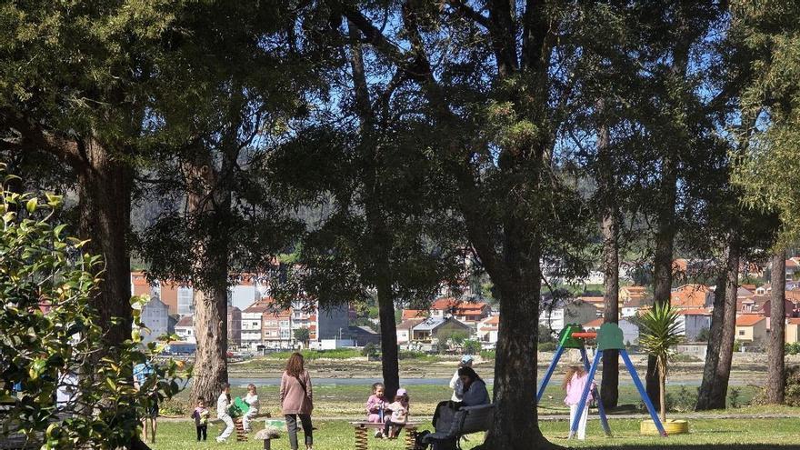 La patronal grovense insiste en su rechazo a limitar el aforo en A Toxa y pide soluciones de movilidad