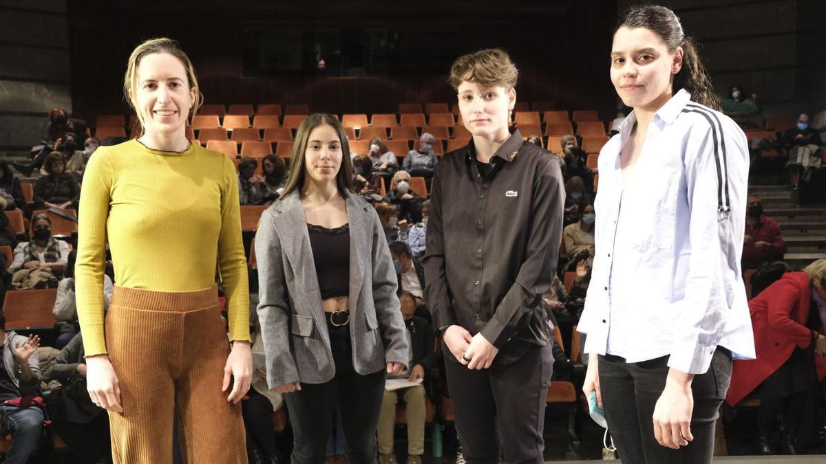 Meritxell Soler, Lorena Medina, Marina Chavarria i Mireia Pradell. La resta d’homenatjades no van poder assistir a l’acte | ALEX GUERRERO