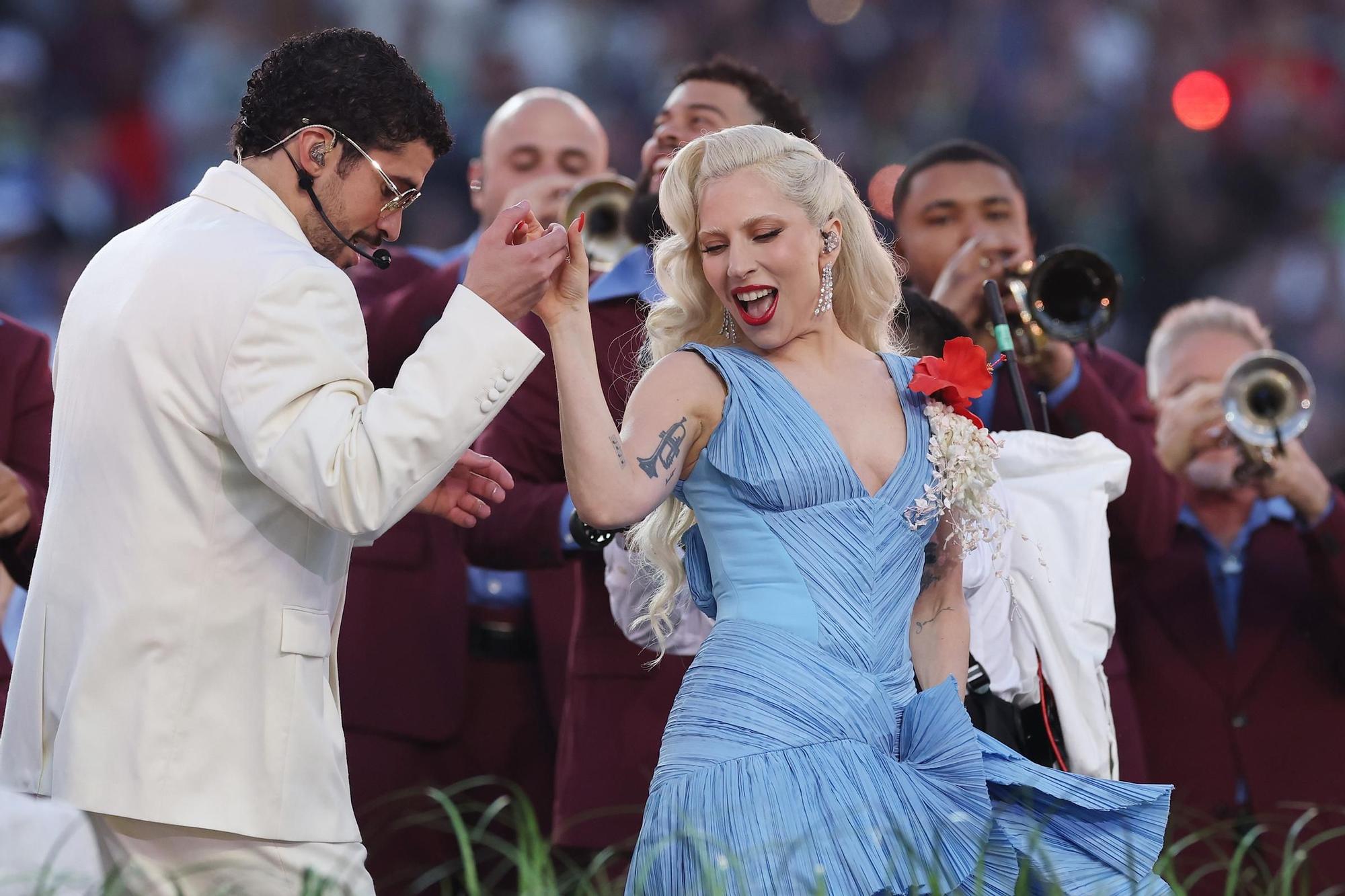Bad Bunny y Lady Gaga en la final de la Super Bowl