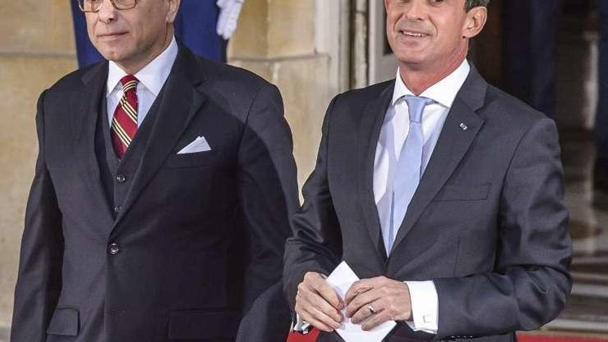 Hollande nombra primer ministro al titular de Interior, Bernard Cazeneuve