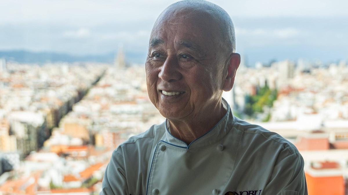El chef Nobuyuki Matsuhisa posa en el restaurante Nobu de Barcelona.