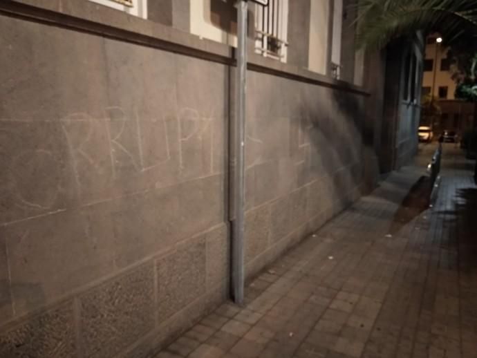 Esvásticas y pintadas en la Concejalía Centro de Las Palmas de Gran Canaria