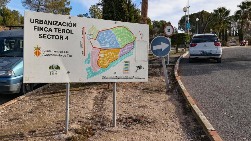 Alerta entre los vecinos de la Urbanización de la  Finca Terol (Tibi): la comunidad baraja una derrama de 40.000 a 80.000 euros por propietario.