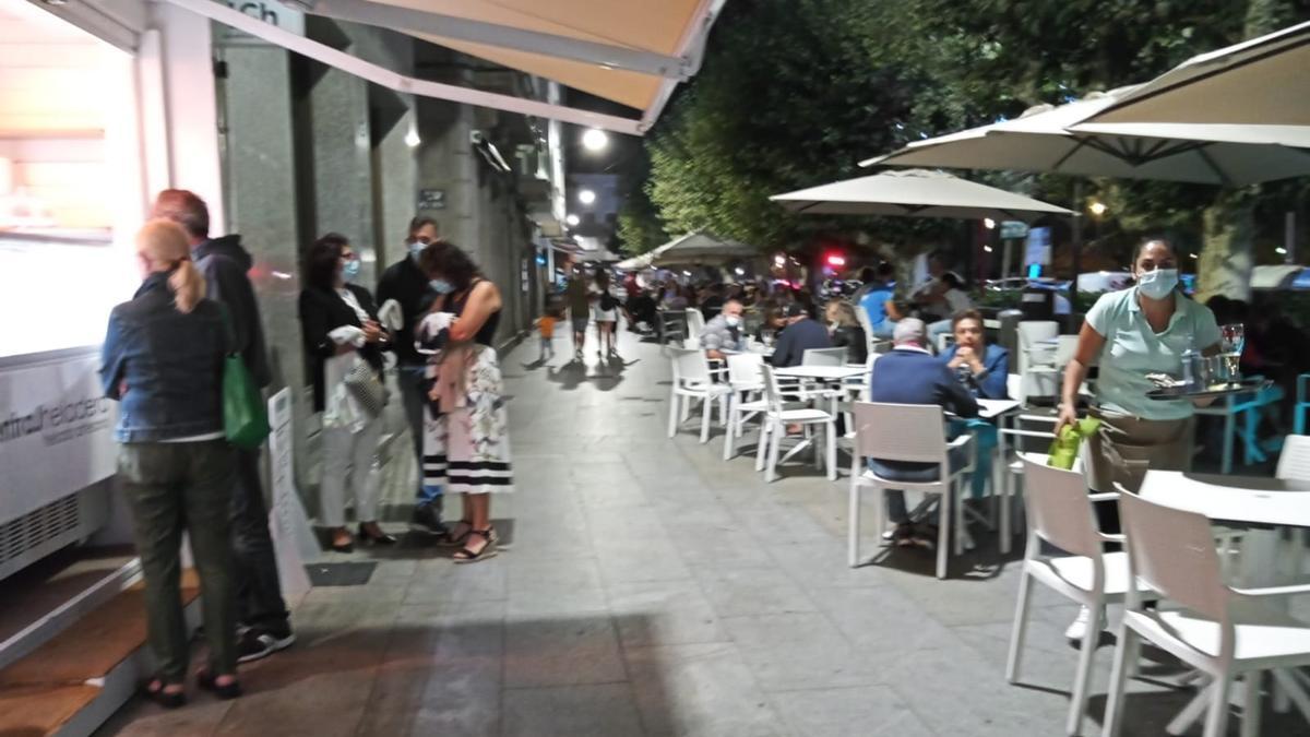 La terraza de un bar de Cangas